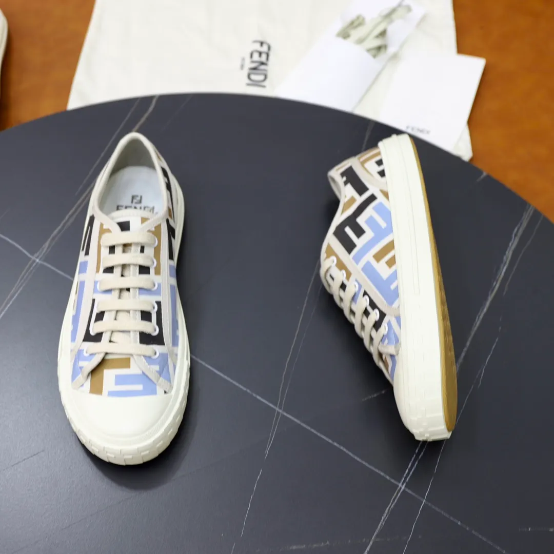 Factory price: 480 original order (couple model) Brand: FENDI Fendi 🙅‍♂️🙅‍♂️🙅‍♂️ Size: Female 35–40, Male 39-44 (45 can be customized) Grade: Official website genuine Material: Imported original LoGO fabric upper Original comfortable lining TPU wear-resistant lightweight outsole Style category: Loafers New trendy shoes Color: actual picture color